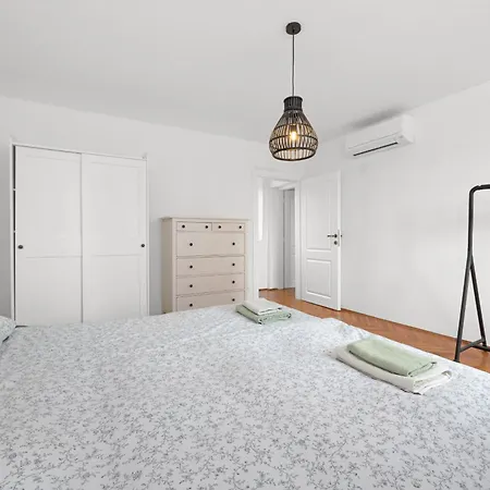 Villa Casa Mirna For 7 People Near Pula With Sea View & Only 2 Km From The Sea