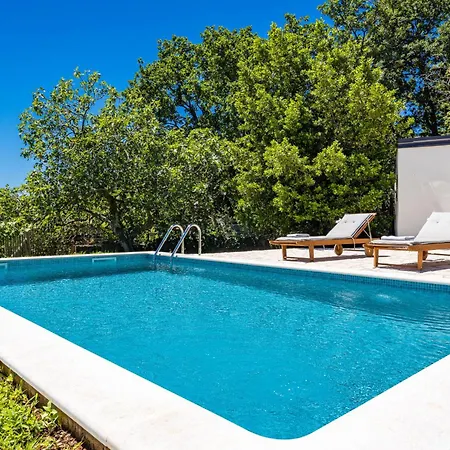 Casa Mirna For 7 People Near Pula With Sea View & Only 2 Km From The Sea
