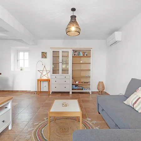 Casa Mirna For 7 People Near Pula With Sea View & Only 2 Km From The Sea Vila *