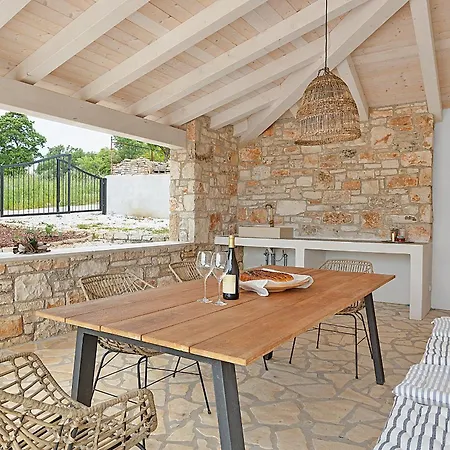 Vila Casa Mirna For 7 People Near Pula With Sea View & Only 2 Km From The Sea *