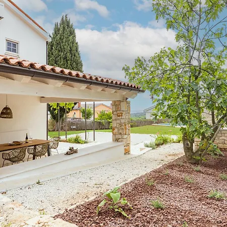 Vila Casa Mirna For 7 People Near Pula With Sea View & Only 2 Km From The Sea