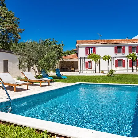 Casa Mirna For 7 People Near Pula With Sea View & Only 2 Km From The Sea Peruški