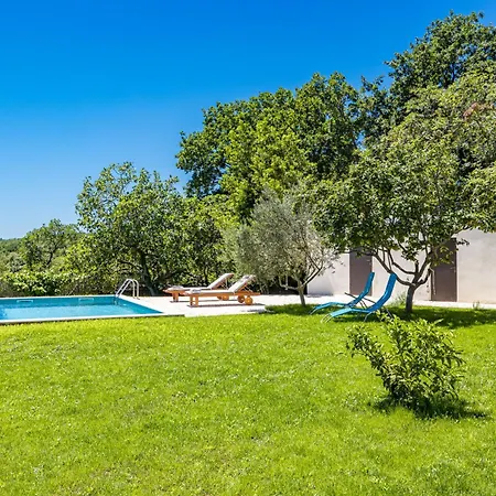 Vila Casa Mirna For 7 People Near Pula With Sea View & Only 2 Km From The Sea